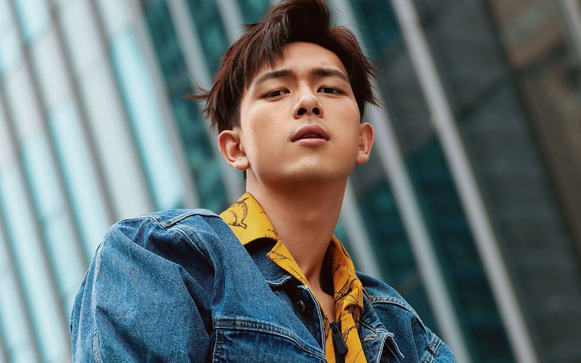 “强强对决”——车队之间的精彩拉锯战,《强强对决》